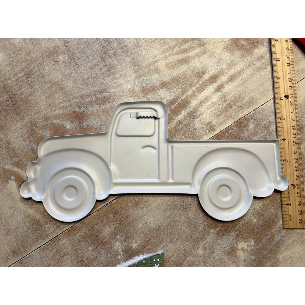 Leopard animal print Christmas truck and Christmas ribbon - Picture 5 of 6